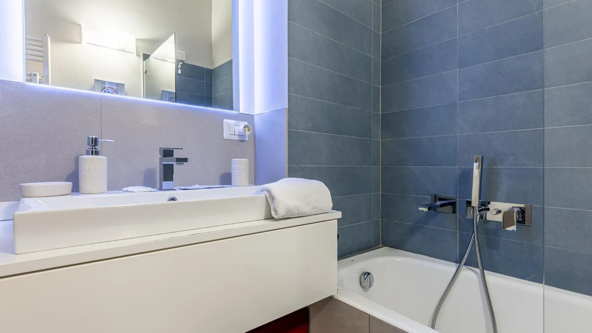 Cortivo - Piola 8 - Metro Apartment Milan 0*,  Italy